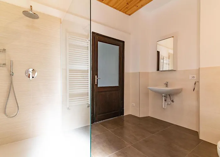 Perondi Apartman Stresa